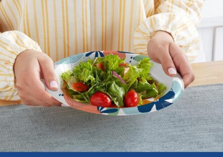 Dixie Medium Paper Plates 8.5 inch disposable plates designed for everyday meals with strong, soak-proof, microwave-safe construction.