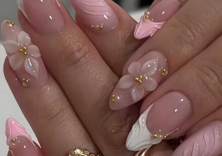 LPOODDNU Press on Nails reusable salon-quality artificial nails with elegant design for quick DIY manicure at home.