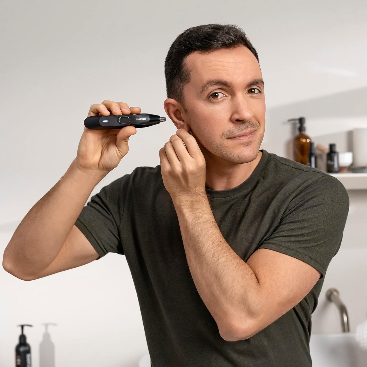 MANSCAPED Weed Whacker 2.0 electric nose and ear hair trimmer with rechargeable battery stainless steel blade and wet dry design