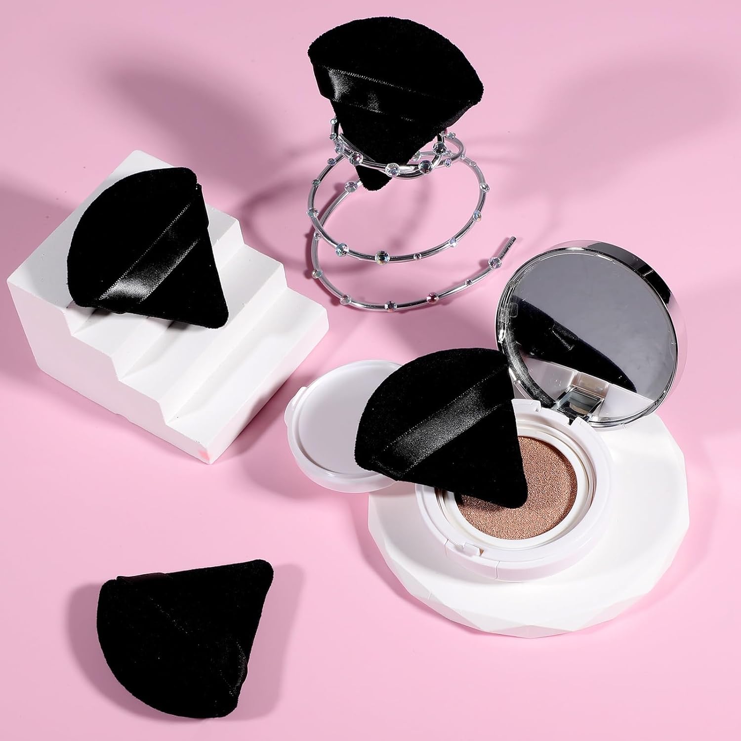Pimoys 6 Pcs black triangle velour powder puffs for loose powder makeup setting and facial touch-ups